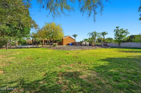 Exterior - 2218 E Brooks Farm Rd, Gilbert, AZ 85298 photo 16 of 19