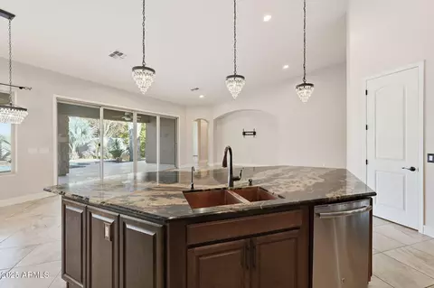 Kitchen - 2218 E Brooks Farm Rd, Gilbert, AZ 85298 photo 4 of 4