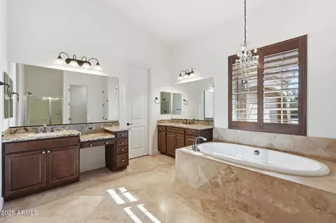 Bath - 2218 E Brooks Farm Rd, Gilbert, AZ 85298 photo 1 of 4