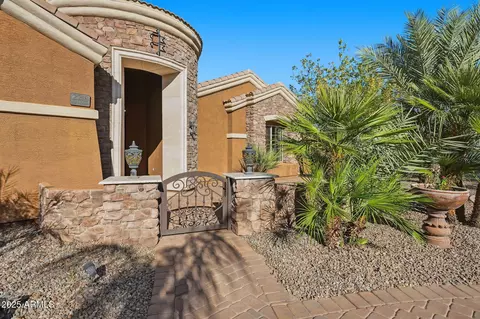 Exterior - 2218 E Brooks Farm Rd, Gilbert, AZ 85298 photo 5 of 19