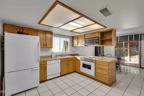Kitchen - 2812 E Concho Ave, Mesa, AZ 85204 photo 3 of 3