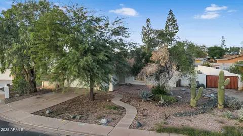 Exterior - 2812 E Concho Ave, Mesa, AZ 85204 photo 13 of 14
