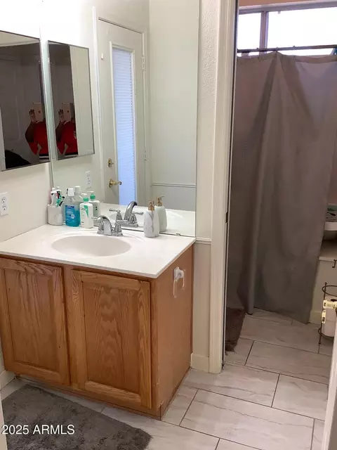 Bath - 590 S Neely St, Gilbert, AZ 85233 photo 1 of 3