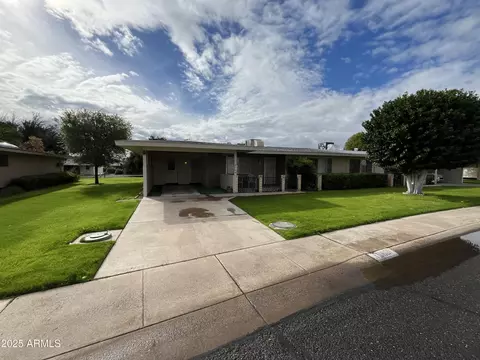10801 W Clair Dr, Sun City, AZ 85351