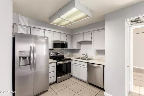 4901 S Calle Los Cerros Dr #233, Tempe, AZ 85282