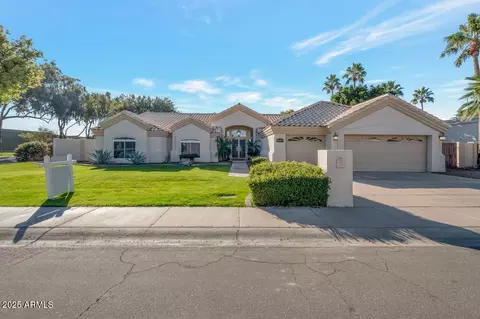 8695 E Charter Oak Dr, Scottsdale, AZ 85260