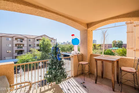 Exterior - 920 E Devonshire Ave #3025, Phoenix, AZ 85014 photo 1 of 9
