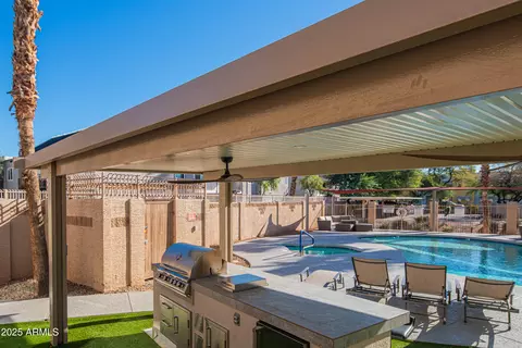 Exterior - 920 E Devonshire Ave #3025, Phoenix, AZ 85014 photo 5 of 9
