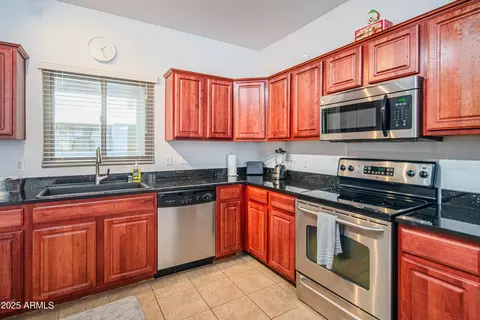 Kitchen - 920 E Devonshire Ave #3025, Phoenix, AZ 85014 photo 5 of 7