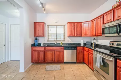 Kitchen - 920 E Devonshire Ave #3025, Phoenix, AZ 85014 photo 4 of 7