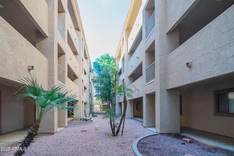 Exterior - 920 E Devonshire Ave #3025, Phoenix, AZ 85014 photo 6 of 9