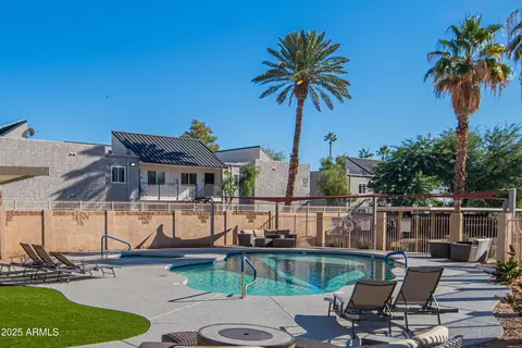 Exterior - 920 E Devonshire Ave #3025, Phoenix, AZ 85014 photo 4 of 9