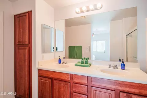 Bath - 920 E Devonshire Ave #3025, Phoenix, AZ 85014 photo 2 of 4