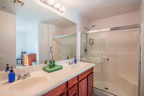 Bath - 920 E Devonshire Ave #3025, Phoenix, AZ 85014 photo 3 of 4