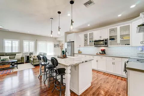 Kitchen - 4001 E Indianola Ave, Phoenix, AZ 85018 photo 3 of 5