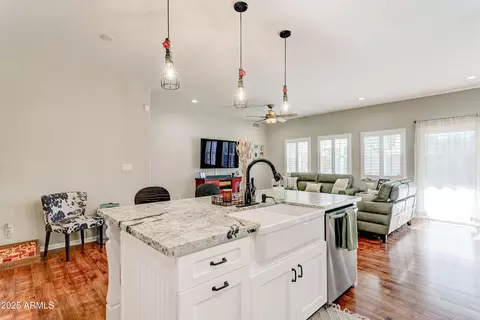 Kitchen - 4001 E Indianola Ave, Phoenix, AZ 85018 photo 4 of 5
