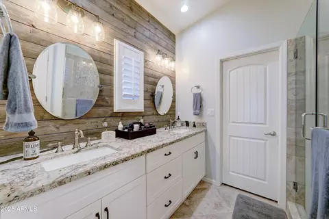 Bath - 4001 E Indianola Ave, Phoenix, AZ 85018 photo 1 of 4