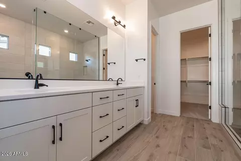 Bath - 1292 E Plum St, Gilbert, AZ 85298 photo 1 of 4