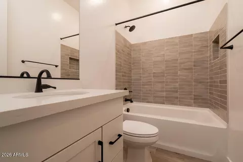 Bath - 1292 E Plum St, Gilbert, AZ 85298 photo 4 of 4