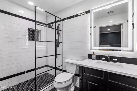 Bath - 721 E San Pedro Ave, Gilbert, AZ 85234 photo 3 of 7
