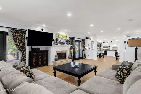 Living - 721 E San Pedro Ave, Gilbert, AZ 85234 photo 3 of 3