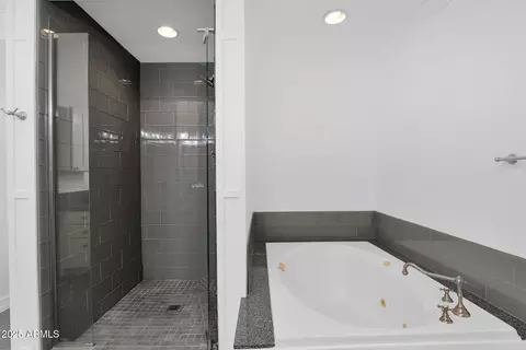 Bath - 104 E Myrtle Ave, Phoenix, AZ 85020 photo 4 of 4