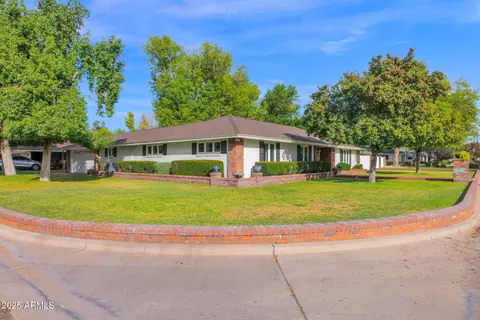 Exterior - 104 E Myrtle Ave, Phoenix, AZ 85020 photo 2 of 11