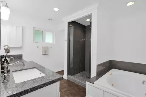 Bath - 104 E Myrtle Ave, Phoenix, AZ 85020 photo 2 of 4