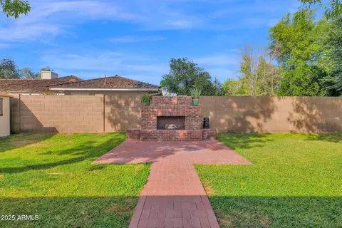 Exterior - 104 E Myrtle Ave, Phoenix, AZ 85020 photo 8 of 11