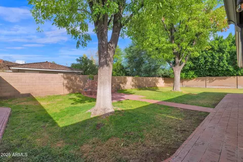 Exterior - 104 E Myrtle Ave, Phoenix, AZ 85020 photo 7 of 11