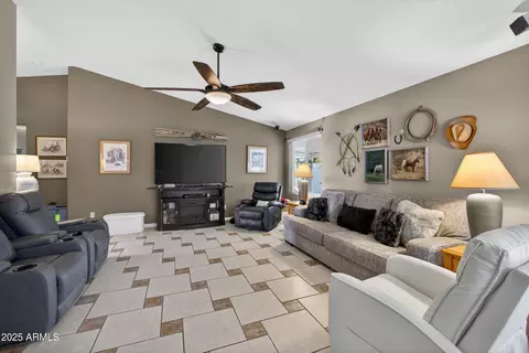2161 W 17th Ave, Apache Junction, AZ 85120
