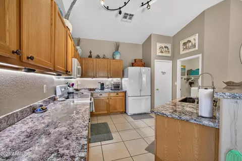 2161 W 17th Ave, Apache Junction, AZ 85120 photo 3