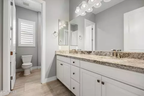 Bath - 1270 E Lynx Way, Gilbert, AZ 85298 photo 3 of 5