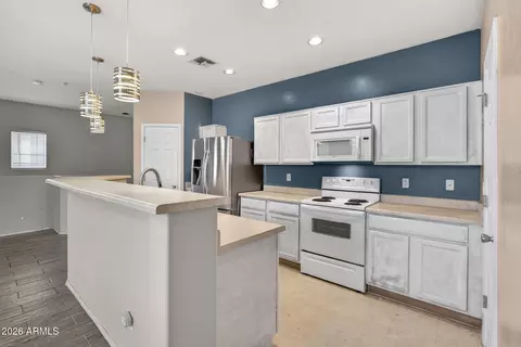 8187 W Lynwood St, Phoenix, AZ 85043