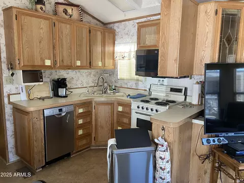 1262 S Shawnee Dr, Apache Junction, AZ 85119 photo 4