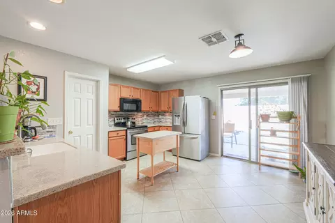 Kitchen - 8512 E Meseto Ave, Mesa, AZ 85209 photo 3 of 5