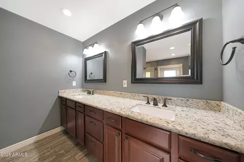 Bath - 2517 E Highland St, Mesa, AZ 85213 photo 5 of 6