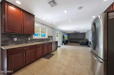Kitchen - 2517 E Highland St, Mesa, AZ 85213 photo 3 of 4