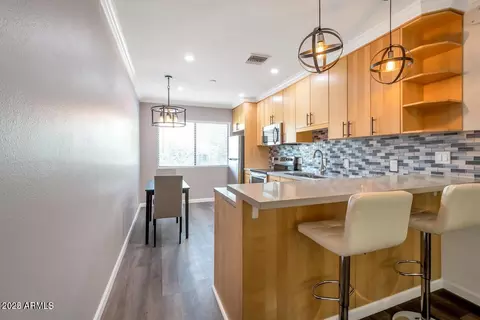 Kitchen - 721 E Montebello Ave #225, Phoenix, AZ 85014 photo 1 of 3