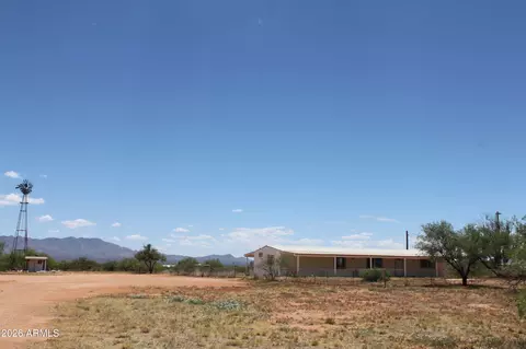 6229 S Natoma Trl, Hereford, AZ 85615