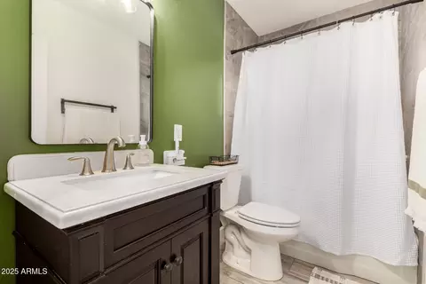 Bath - 2613 E Pierson St, Phoenix, AZ 85016 photo 4 of 4