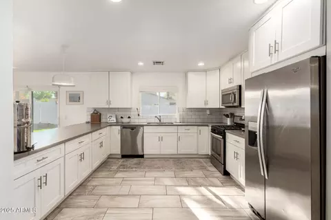 Kitchen - 2613 E Pierson St, Phoenix, AZ 85016 photo 4 of 4