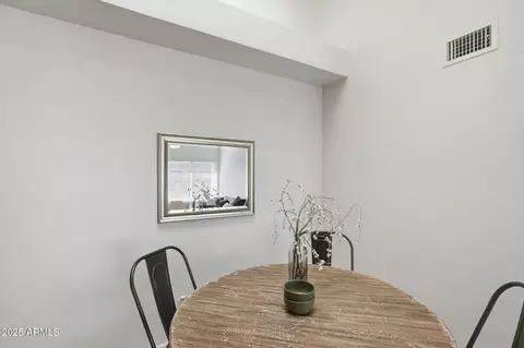 Dining - 4446 E Carter Dr, Phoenix, AZ 85042 photo 1 of 1