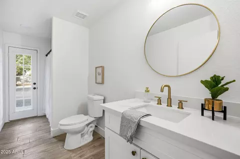 Bath - 4444 E Danbury Rd, Phoenix, AZ 85032 photo 4 of 5