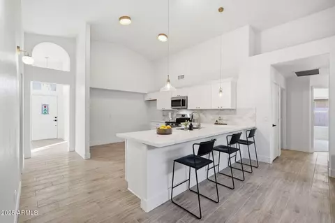 Kitchen - 4444 E Danbury Rd, Phoenix, AZ 85032 photo 4 of 5
