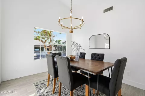 Dining - 4444 E Danbury Rd, Phoenix, AZ 85032 photo 1 of 2