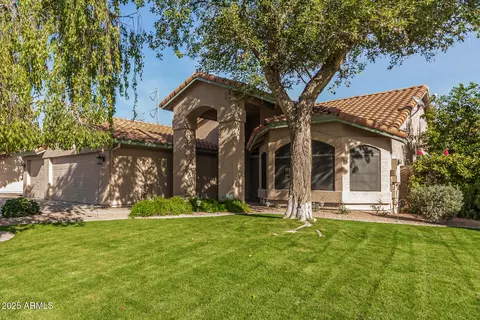 319 N Corrine Dr, Gilbert, AZ 85234