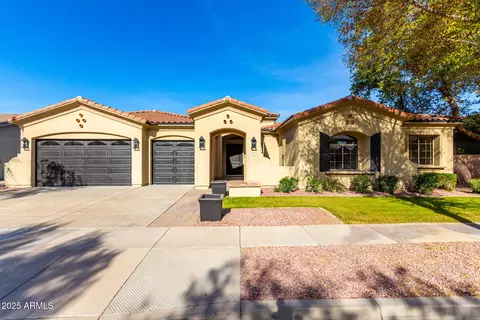 940 W Macaw Dr, Chandler, AZ 85286
