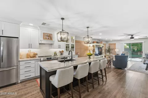 8435 E Navarro Cir, Mesa, AZ 85209