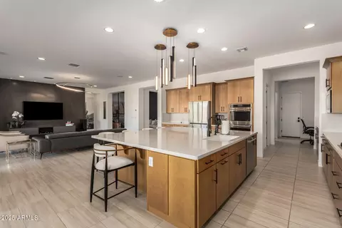 Kitchen - 3420 E Harwell Rd, Phoenix, AZ 85042 photo 6 of 6